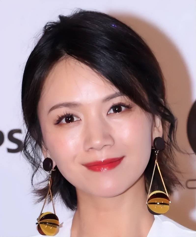 今独自抚养孩子的曹曦文活成人生赢家AG真人网曾情断陈思诚嫁给富商如(图4) 今独自抚养孩子的曹曦文活成人生赢家AG真人网曾情断陈思诚嫁给富商如(图4)